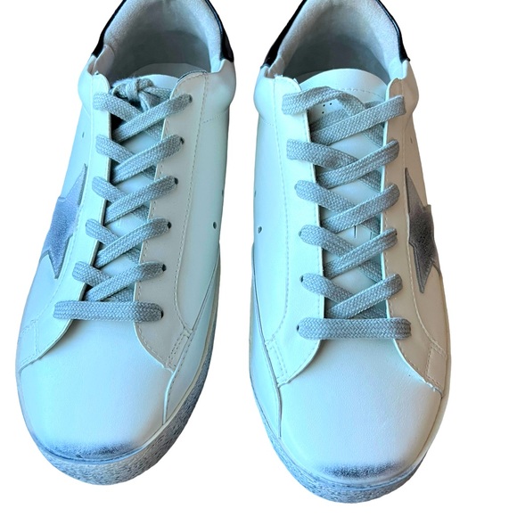 GOLDEN GOOSE
WOMEN'S SUPER-STAR SNEAKERS Size 42 or US 11.5 - Picture 1 of 10